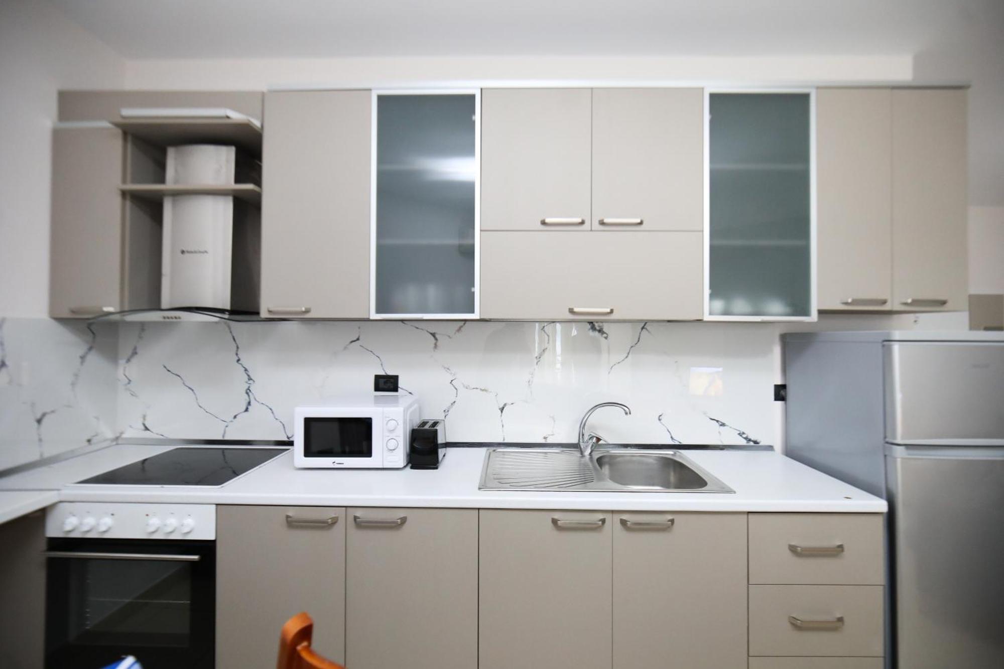 Keli'S Place Vlore Bagian luar foto